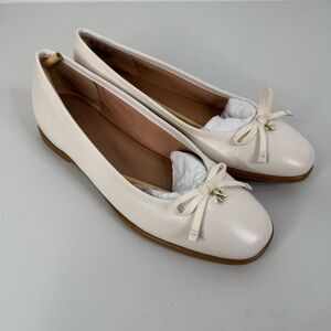 Naturalizer‎ Essential White Lea Flats Size 7 W